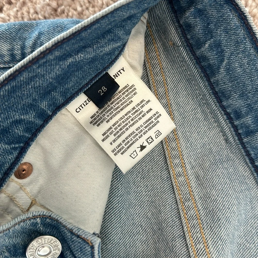 Citizens of humanity light wash premium vintage size 28
